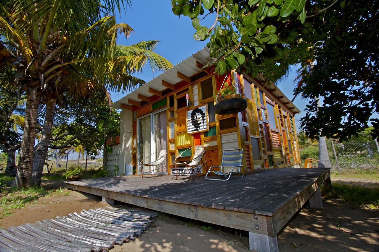 Mozambeat Motel Tofo Номер фото
