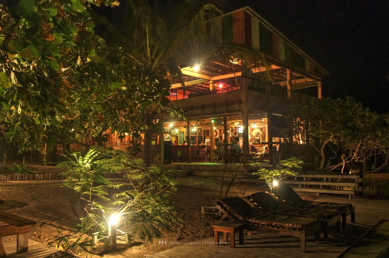 Mozambeat Motel Tofo Екстер'єр фото