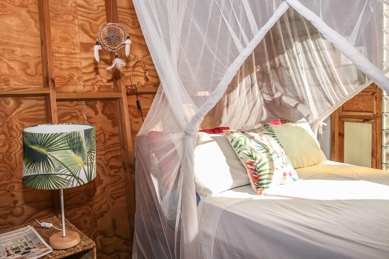 Mozambeat Motel Tofo Екстер'єр фото