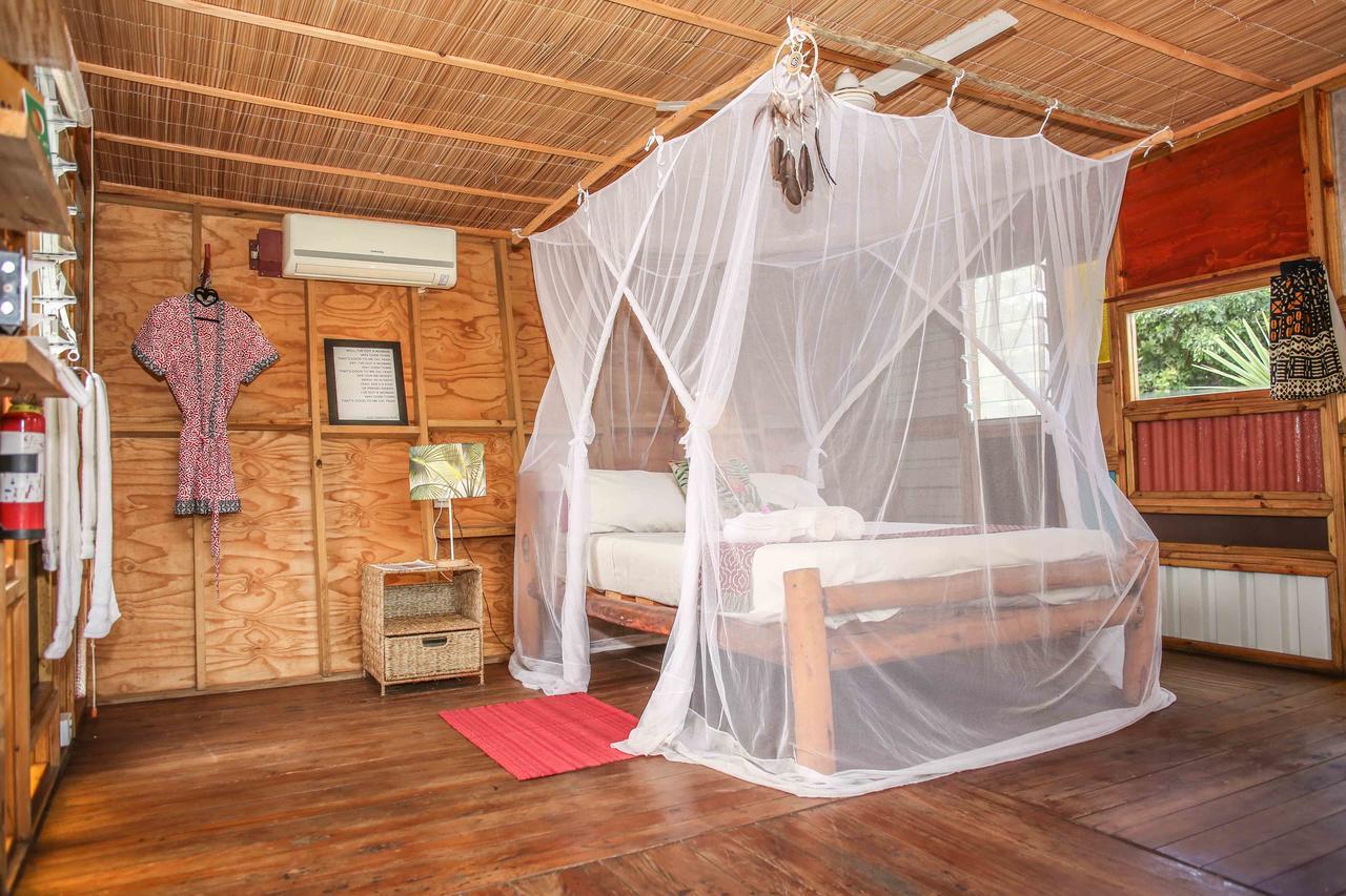 Mozambeat Motel Tofo Екстер'єр фото